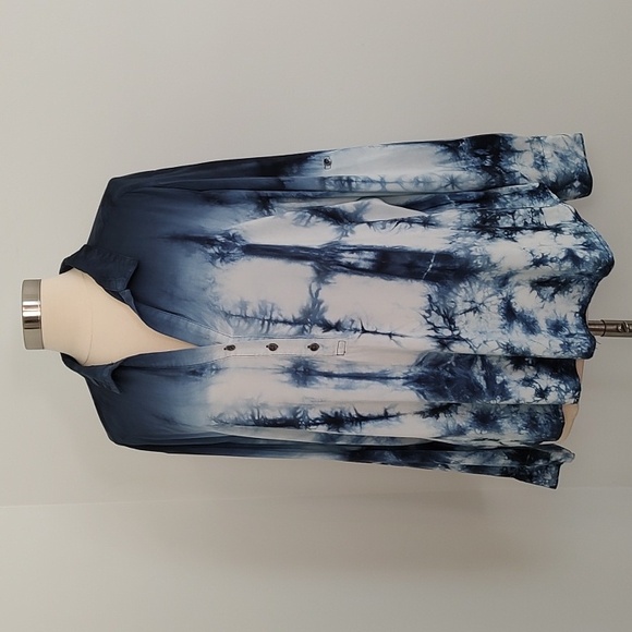 Rock & Republic Blue Tie-Dye Button-Up Shirt/ Size XL - Picture 2 of 9